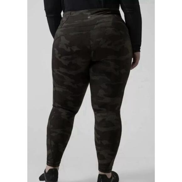 Athleta Pants Womens 3X Rainier Reflective‎ Tight Black Camo Gorpcore $119 - Picture 2 of 3